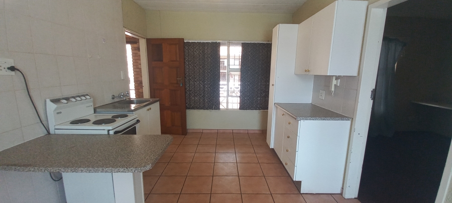 2 Bedroom Property for Sale in Kannoniers Park North West